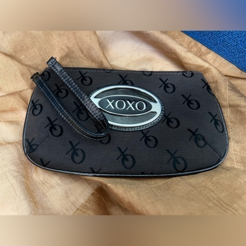 XOXO Wristlet